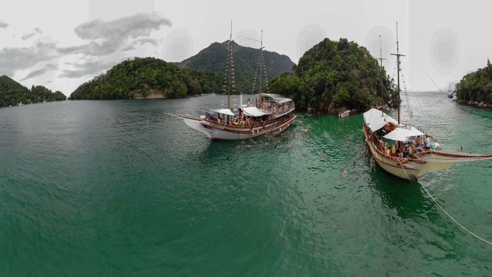 Angra Dos Reis: Boat Tour With Ilha Grande and Lagoa Azul - Experience Highlights
