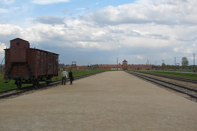 Auschwitz - Birkenau Museum and Memorial Private Tour - Visit Duration and Inclusions