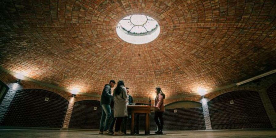 Borges Labyrinth and Winery: Lunch and Literary Workshop - Unique Literary and Wine Fusion Experience