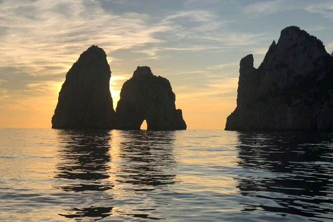 Capri Private Boat Tour at Sunset With Happy Hour From Capri (2 Hours) - Sunset Boat Tour Highlights