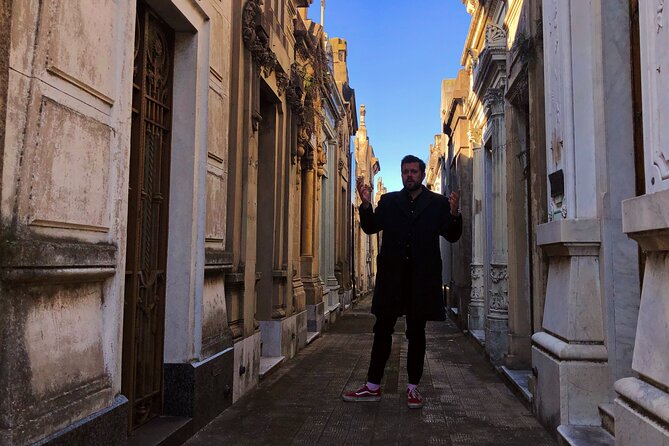 Chacarita Walking Tour - Spooky Cemetery Experience - Good To Know