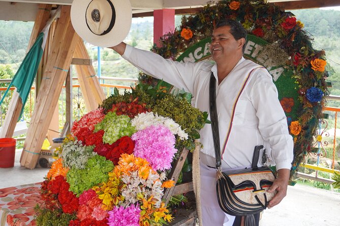 Exclusive Santa Elena Adventure: Flower Farm Tour - Itinerary Details