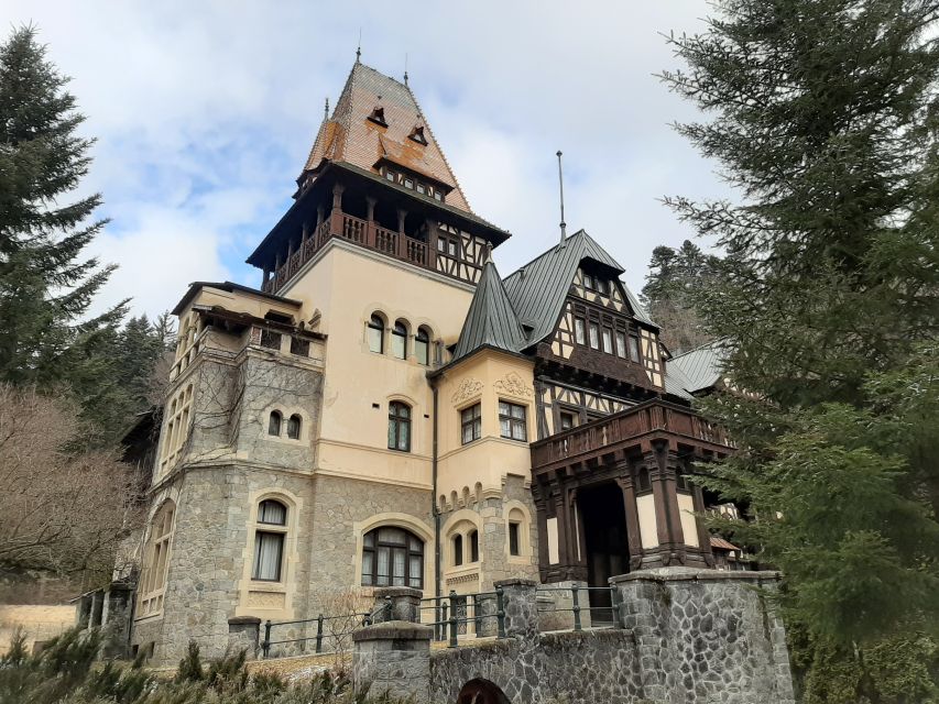 From Bucharest: Dracula Castle, Peles Castle and Brasov - City Discovery