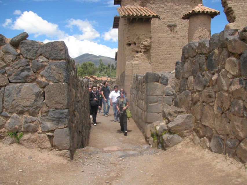 From Cusco: Puno and Uros Islands 2-Day Trip - Live Tour Guide and Pickup Information