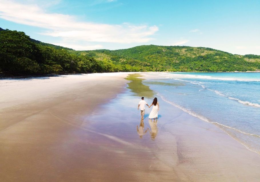 From Paraty: Shared Transfer to Vila Do Abraão - Inclusions