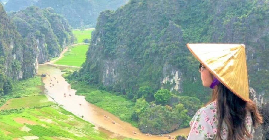 Hanoi : Ninh Binh 1 Day Trip to Hoa Lu, Tam Coc & Mua Cave