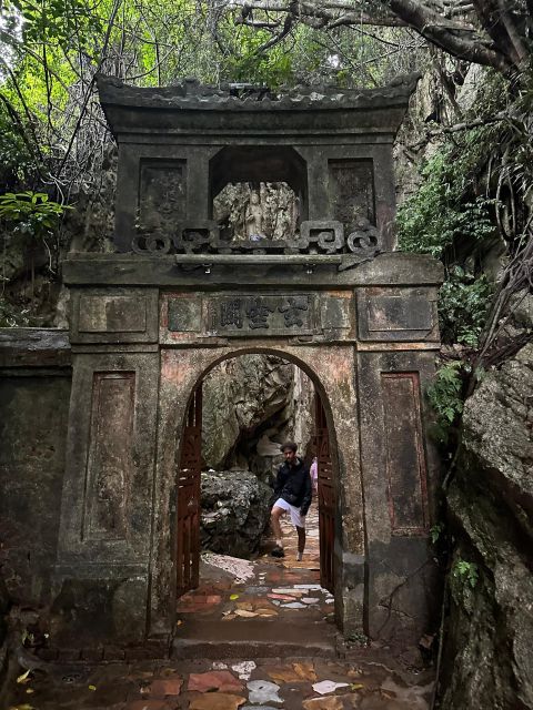 Hue City From / to Hoi an With Sightseeing by Private Car - Transportation and Route