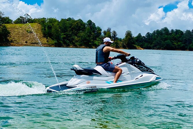 Jet Ski in Guatapé Antioquia - Jet Skiing in Guatapé