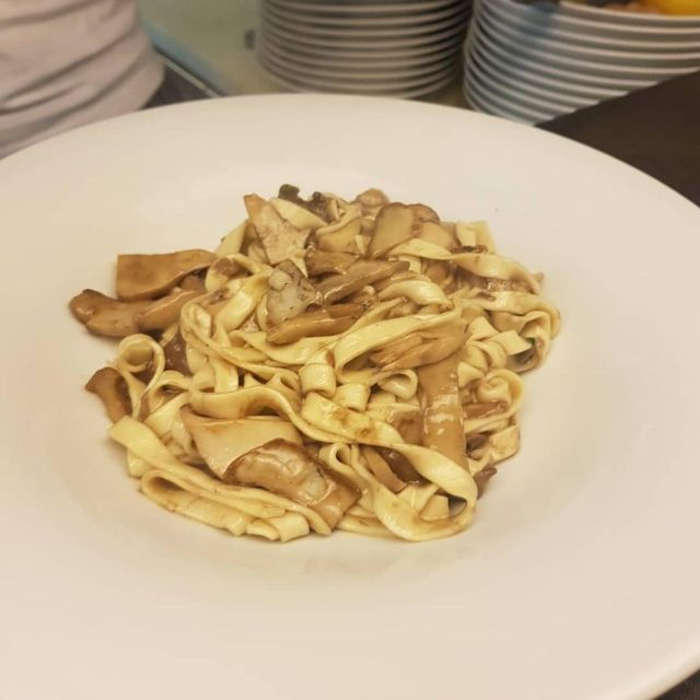 Lucca: Traditional-Traditional Cooking Class Cuisine Course