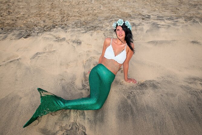 Mermaid Photoshoot - Skilled Photographer Capturing Aquatic Allure