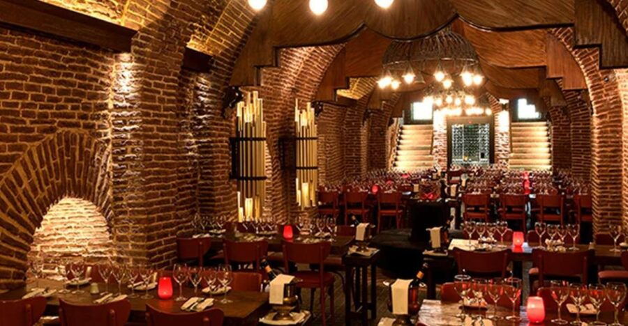 Michelangelo: Gourmet DinnerShowBeveragesTransfer Free. - Beverage Options and Pairings