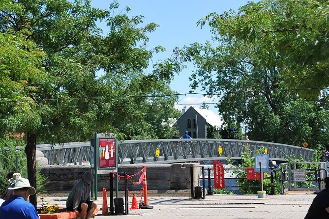 Montreal City Tour Urban Discovery With Local Guide - Questions and Assistance
