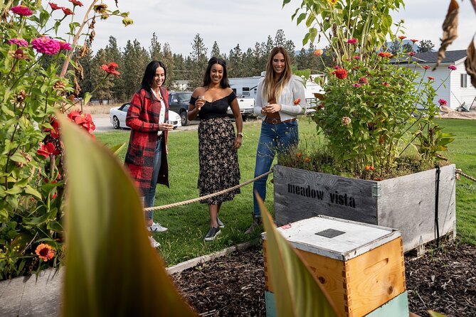Okanagan Bee Tour and Lunch at Winery in Kelowna - The Sum Up