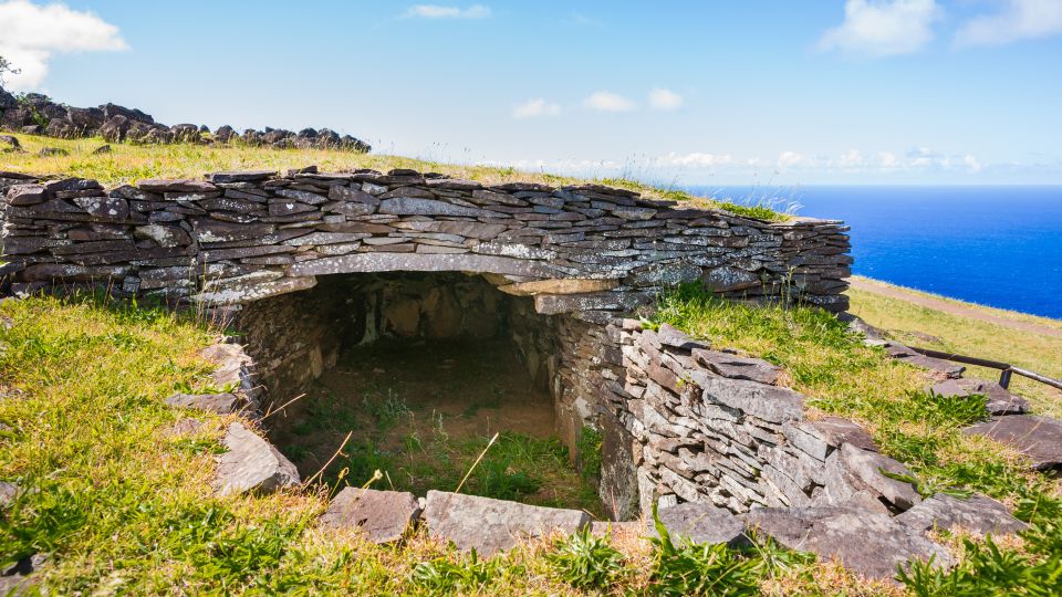 Orongo: the Mythical City of Kings - Exploring Rano Kau Volcanos Mystique