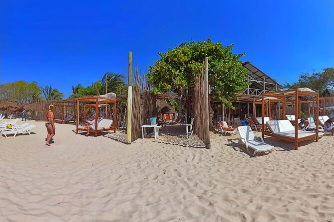 Playa Blanca Baru From Cartagena City Center - Buffet Lunch With Colombian Cuisine