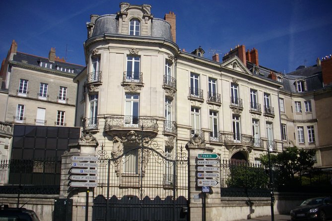 Private 3-Hour Walking Tour of Nantes With Official Tour Guide - Experience Details