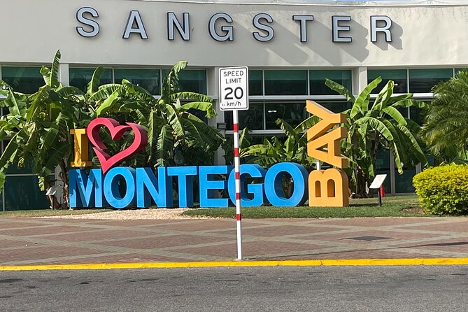 Private Transfer From Sangster International Airport to Ochi Rios - Vehicle Options and Features