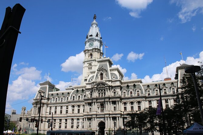 Private Transfer: Philadelphia Airport PHL to Philadelphia in Business Car - Service Details