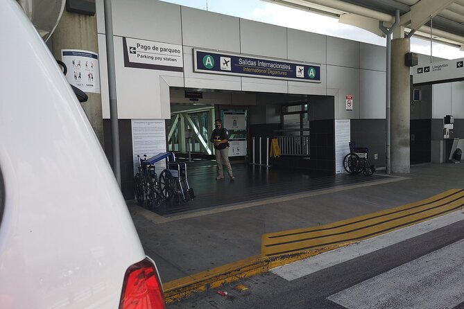 Private Transfer Service: Puerto Viejo to San Jose - Vehicle Capacity