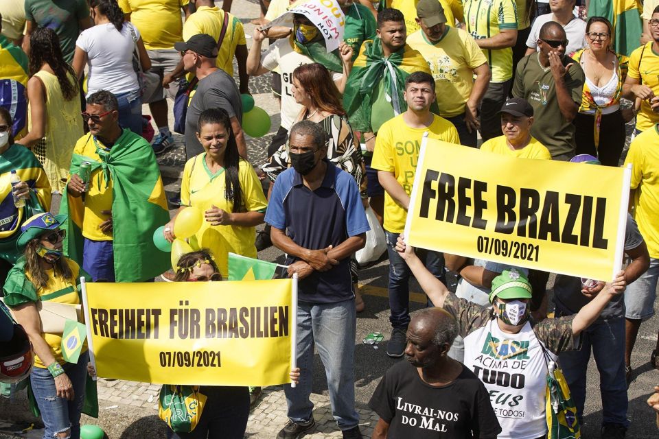 Rio Social and Political Walk - Good To Know
