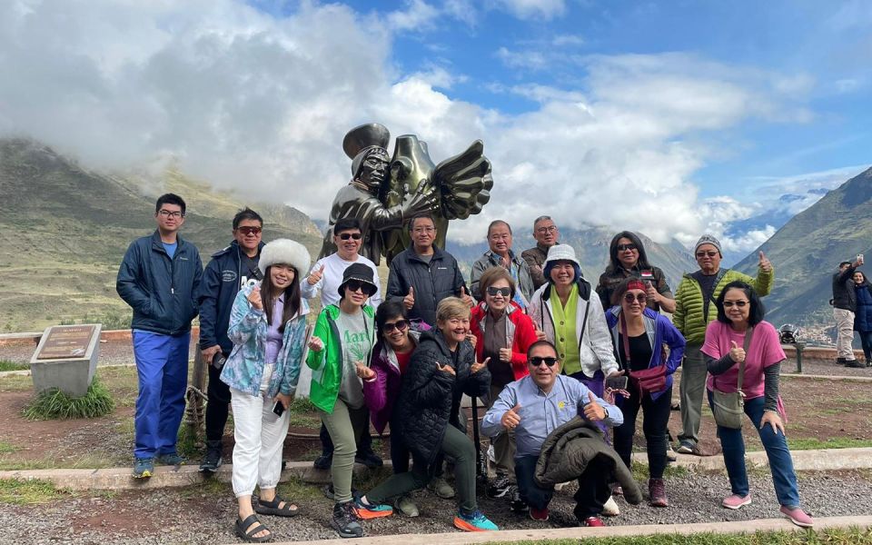 Sacred Valley of the Incas and Machu Picchu Tour - Language Options and Pickup Information