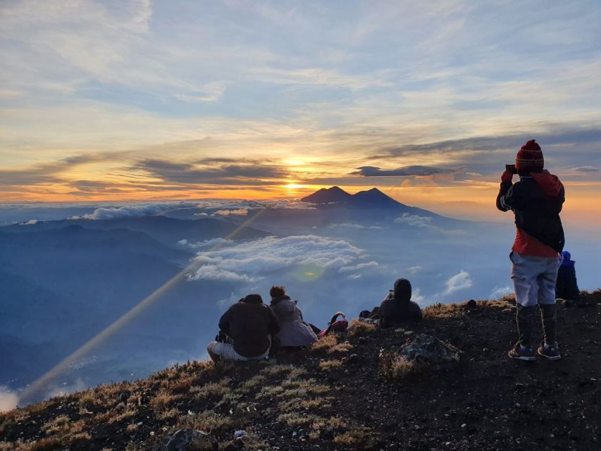 Santiago Atitlán: Volcan Atitlán Hike - Location and Assistance