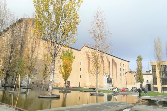 Semi-private Parma Tour of City Highlights by Night - Meeting and Pickup Details