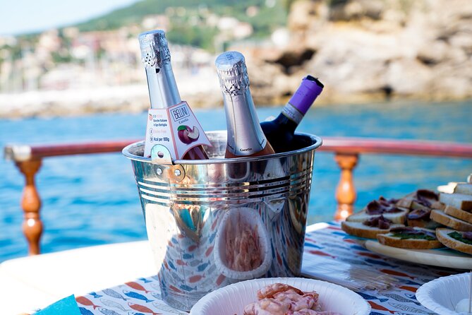 Tour of the 5 Terre by Boat - Scenic Views of 5 Terre
