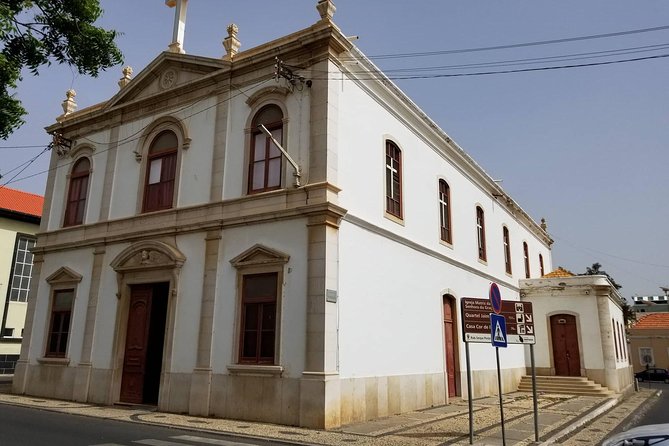 Transfer From Airport / Porto to Praia - Choosing the Right Transfer Service