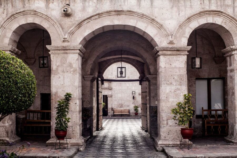 Arequipa Walking Tour and Santa Catalina Monastery - Location and Itinerary