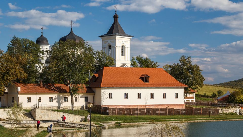 Iasi: Cricova Winery, Chisinau City Tour and Capriana - Exploring Chisinau City