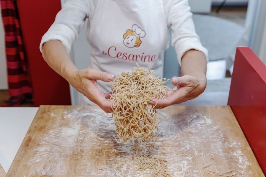 Lake Garda: Group Pasta and Tiramisu Class With Aperitivo