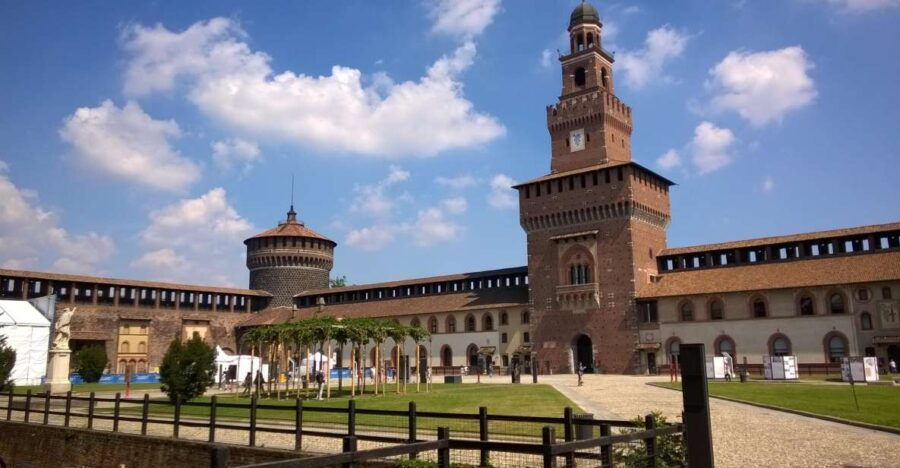 Milan 3–Hour Cultural Bike Tour