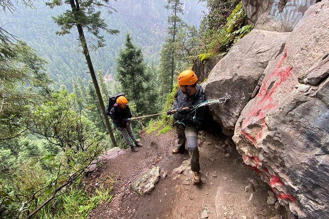 Private Hiking to Puerta Del Cielo in Los Dinamos Park - Booking and Cancellation Policy