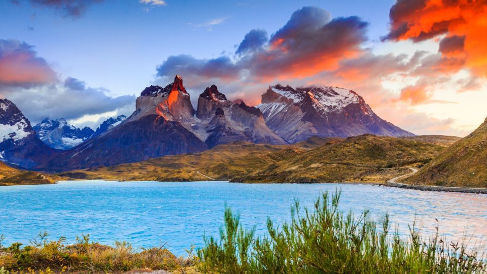 Puerto Natales: Full-Day Torres Del Paine Tour - Experience Highlights