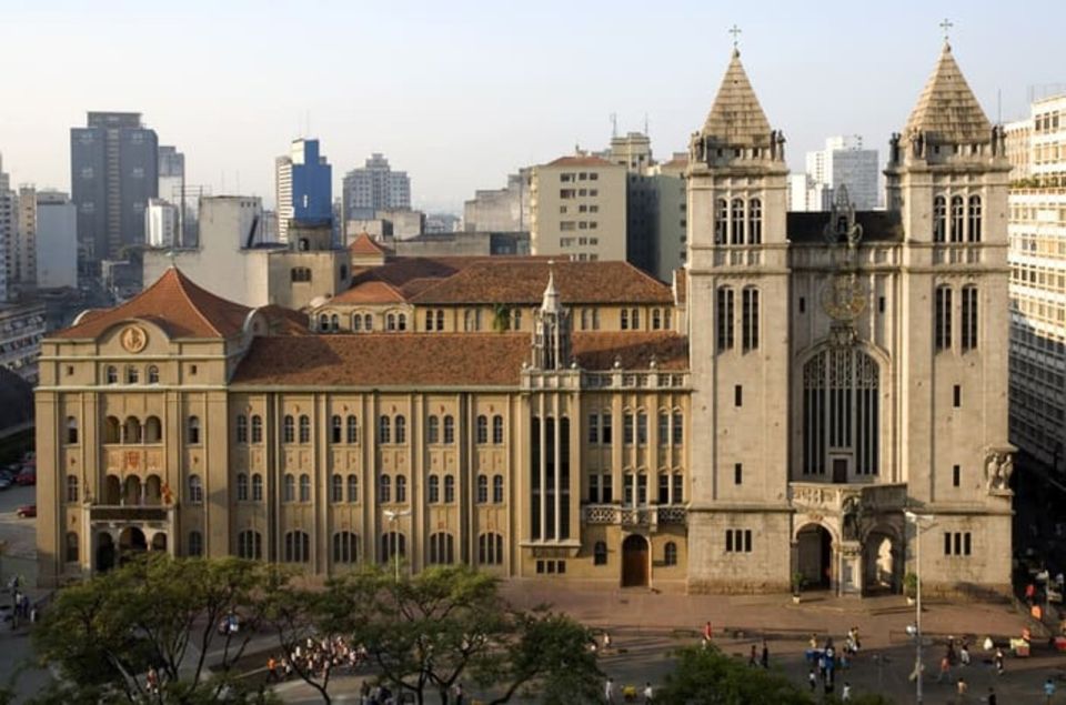 São Paulo: Downtown Walking Tour With Farol Santander Entry - Participant Information