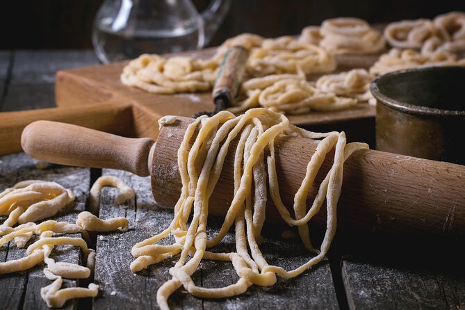 4 Hours Private Cooking Class in Cortona