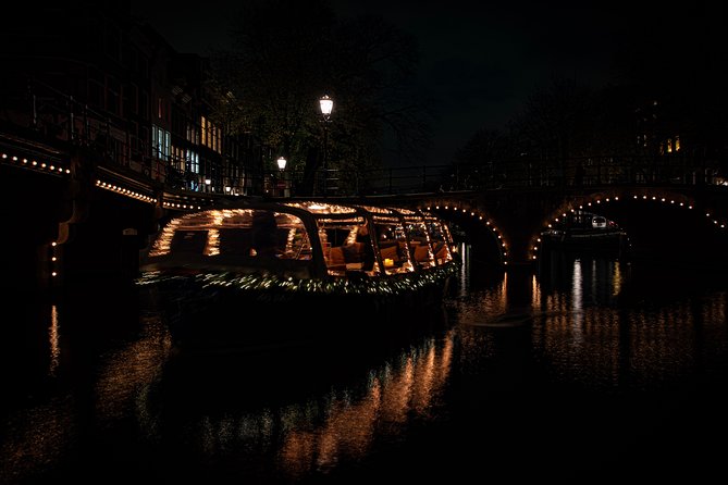 Voyage Amsterdam 2 Hour Evening Cruise With Live Guide and Bar - Specific Customer Experiences