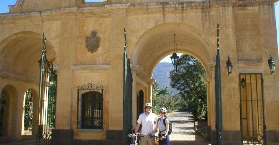 Antigua Sip 'n Cycle Half-Day Bike Ride and Coffee Tour