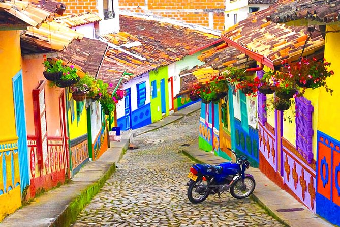 Antioquia Full Day: El Peñol Rock, Guatape, and the Reservoir