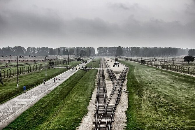 Auschwitz and Birkenau Tour With Hotel Pick up From Krakow