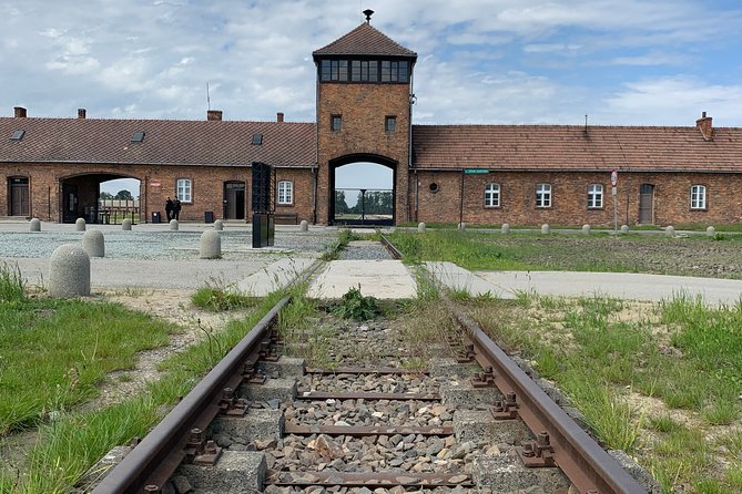 Auschwitz-Birkenau Guided Tour From Krakow - Good To Know