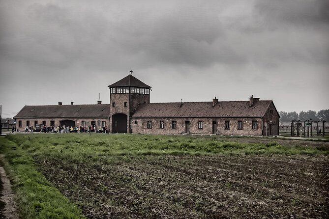 Auschwitz Birkenau & Krakow Old Town - Private Tour From Krakow