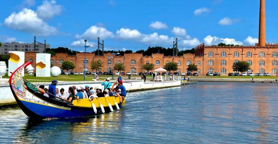Aveiro in the Heart – Typical Boat Tour in Aveiro