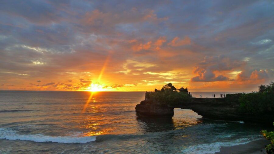 Bali: 8-Hour Ubud Highlights & Tanah Lot Temple Sunset Trip