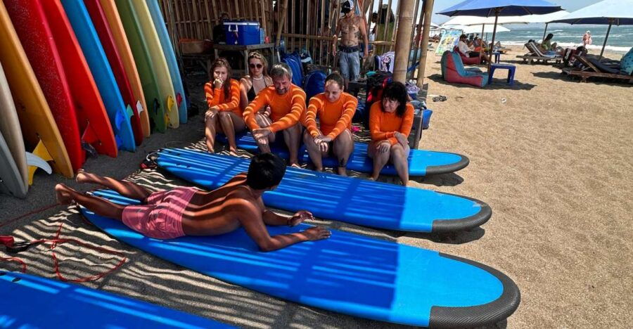 Bali: Beginner and Intermediate Surfing Lesson in Canggu