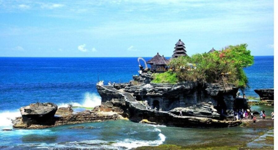 Bali : Tanah Lot Temple, Padang-padang Beach, Kecak Dance