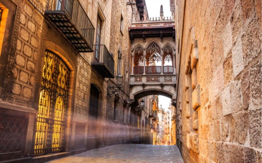 Barcelona Gothic Quarter Outdoor Escape Game: Haunted City - Good To Know