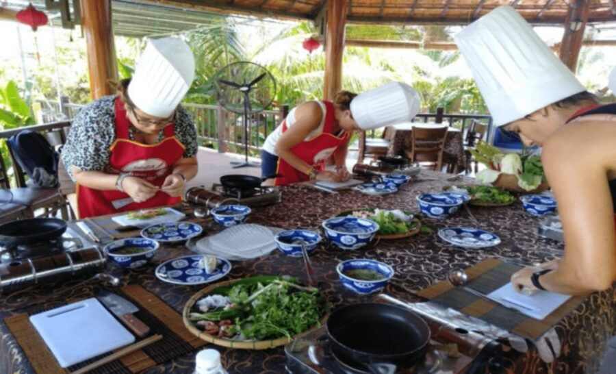 Bay Mau Cooking Class With Ha Noi Phở in Local Home - Good To Know