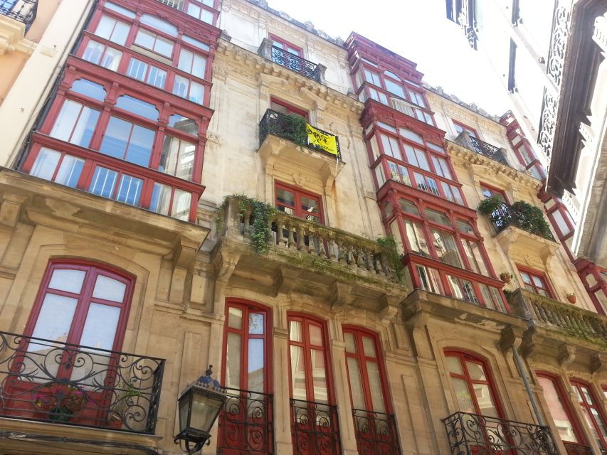 Bilbao: Old Town Walking Tour in Spanish and Cable Car Ride